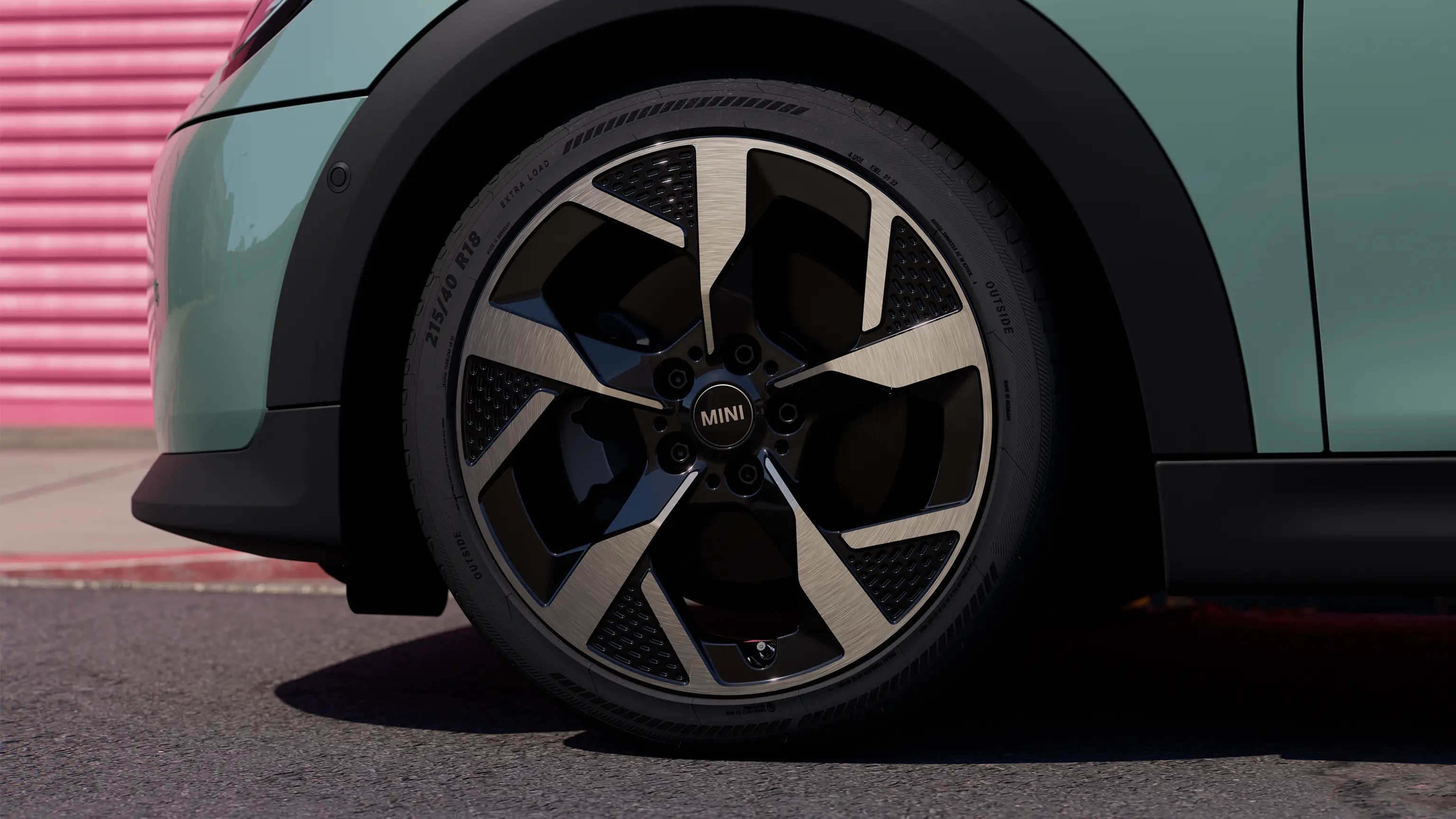 Video of spinning Slide Spoke Rim of the MINI Cooper