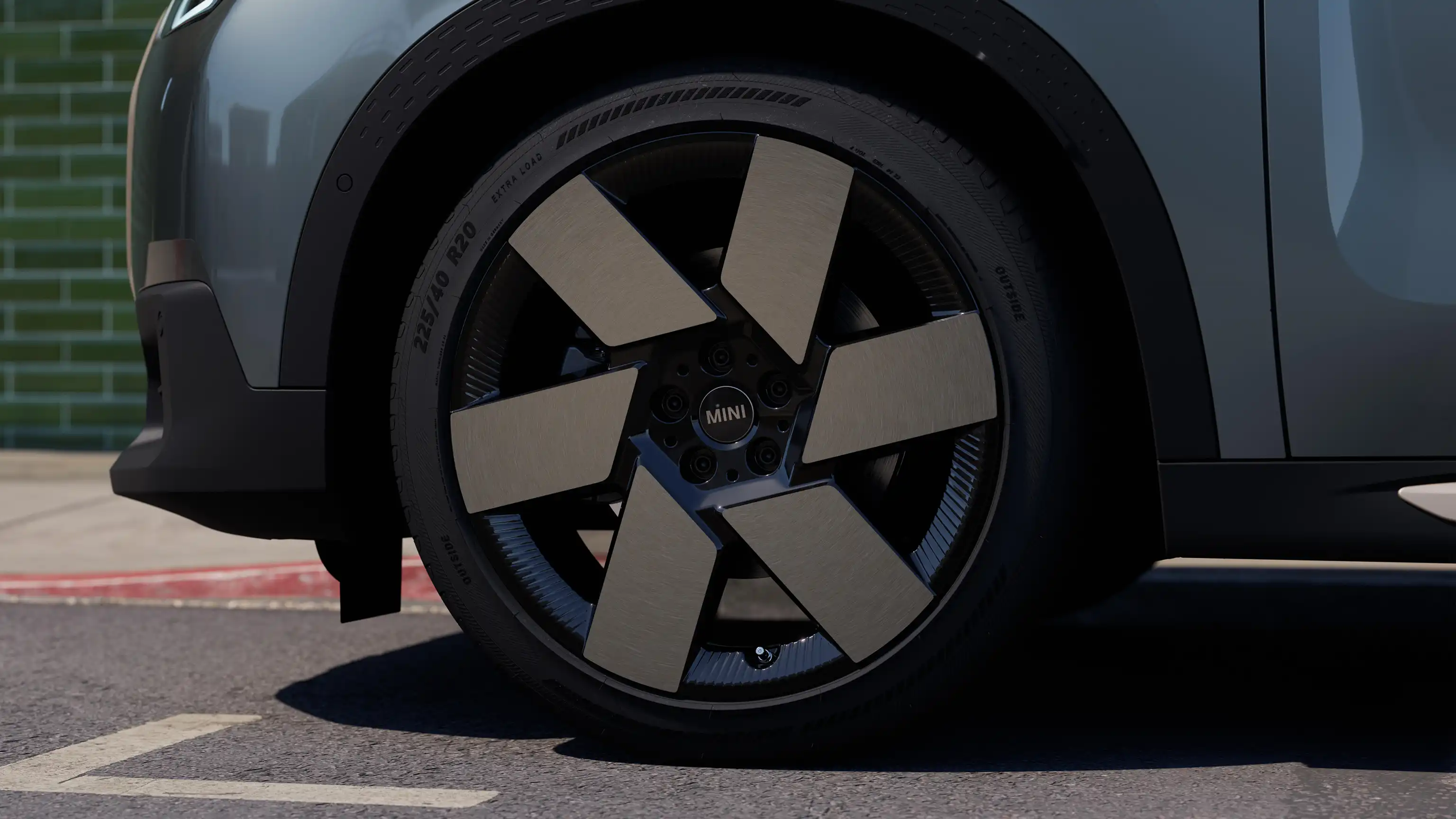 All-Electric MINI Countryman - Video Wheels