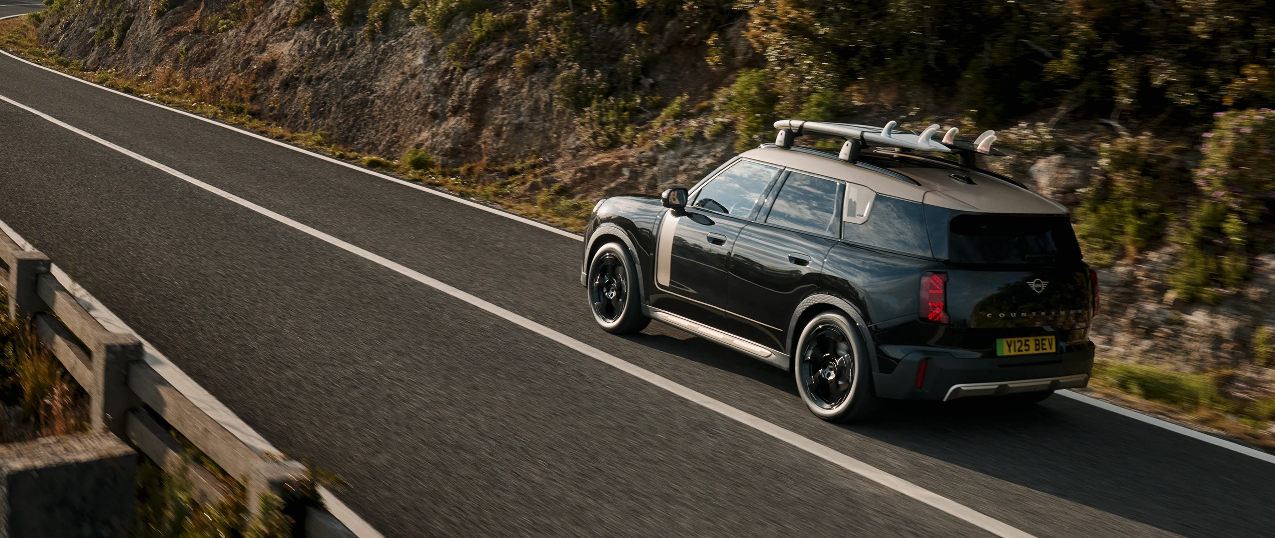 All-Electric MINI Countryman - Stage