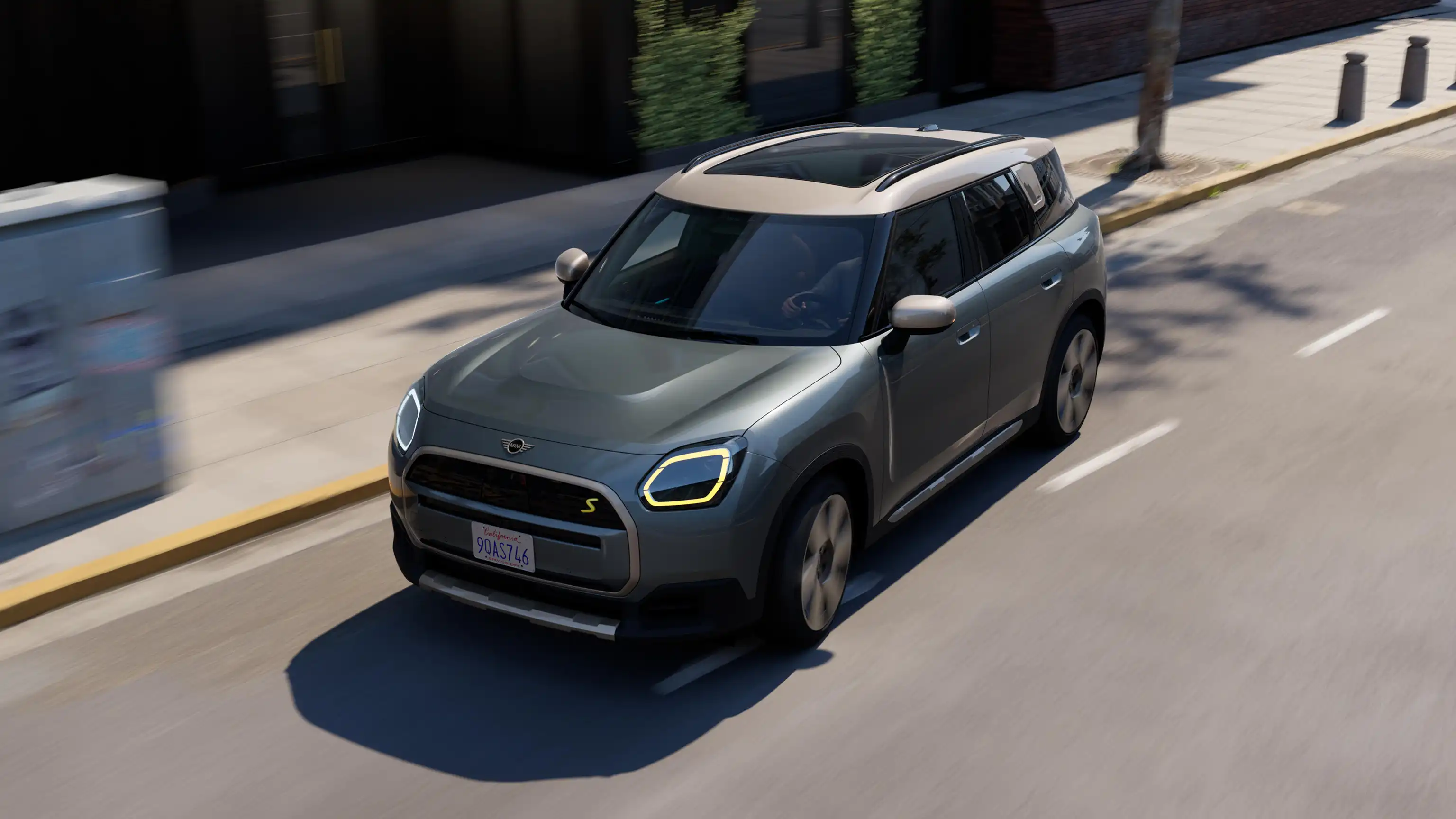 All-Electric MINI Countryman - test drive teaser