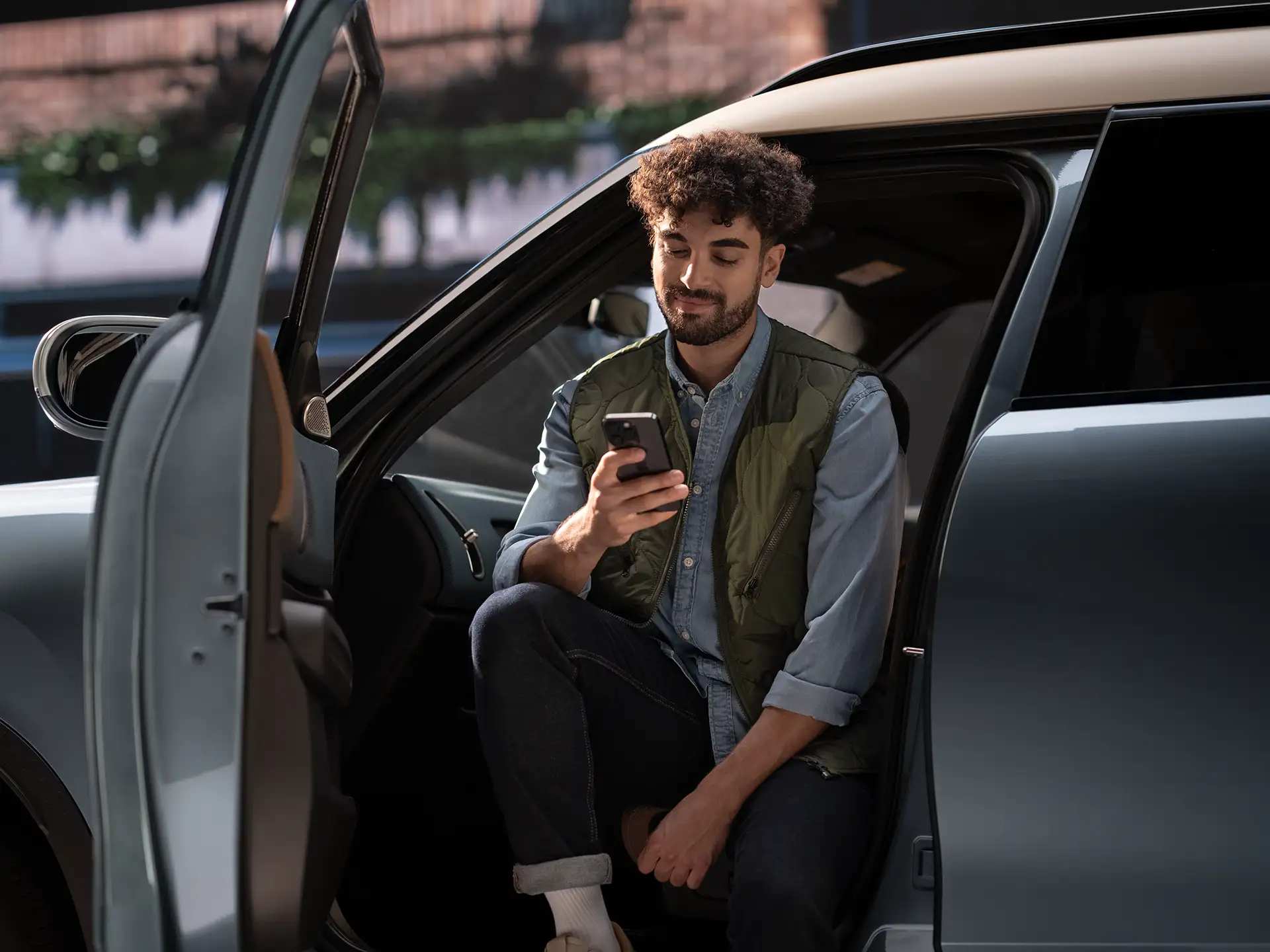 All-Electric MINI Countryman - MINI Journey