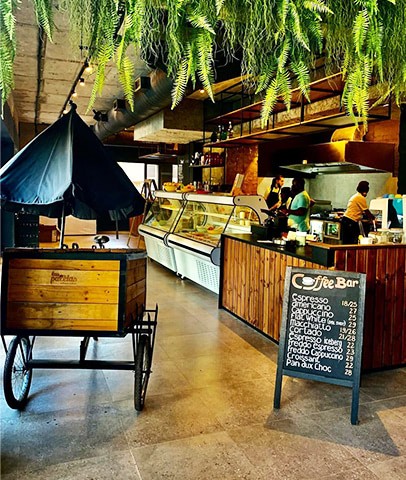 Sésame Café at BlackBrick, the perfect spot to grab brunch and chill in the vertical village’s leafy courtyard, has introduced hot bistro meals to its menu.