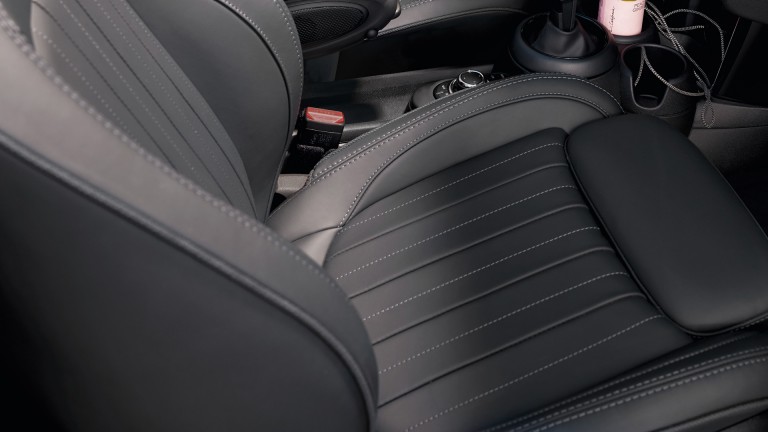 MINI Convertible Sidewalk Edition – interior – leather lounge upholstery