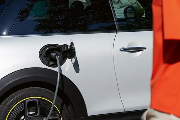 Mini emobility – mini cooper se – mini electric