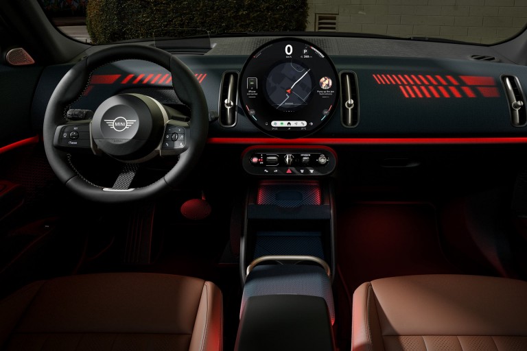 All-electric MINI Countryman - interior - dashboard
