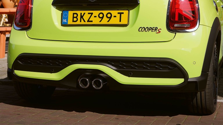 MINI Convertible – exhaust end pipe – rear bumper 