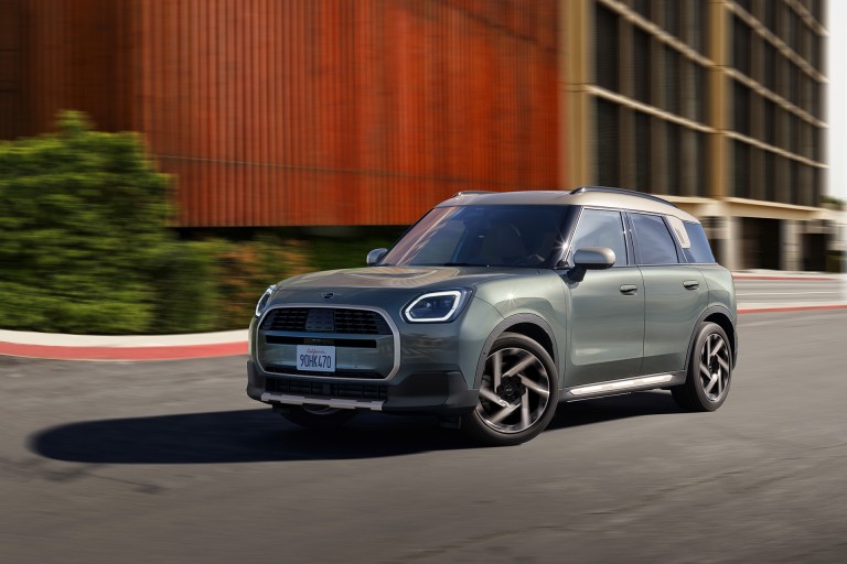 MINI Countryman - digital experience - connected upgrades